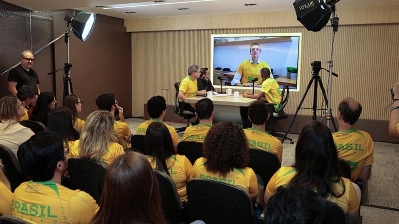 O ex-jogador Amaral durante a gravação do PodBrasil.