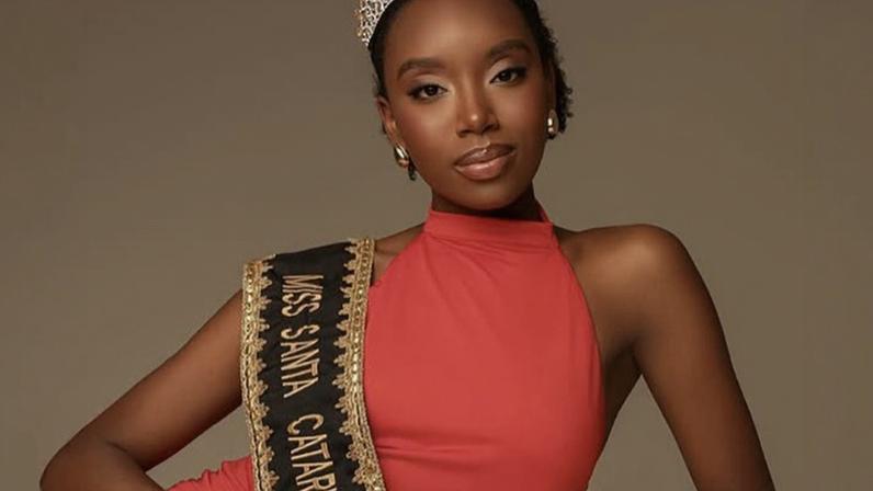 Pietra Travassos foi alvo de comentários racistas e discriminatórios nas redes sociais após ser eleita Miss Santa Catarina.