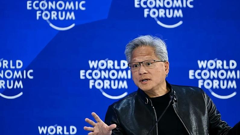 Jensen Huang, CEO da Nvidia: empresa tem redução drástica no mercado chinês de hardware de IA (FABRICE COFFRINI / Colaborador/Getty Images)