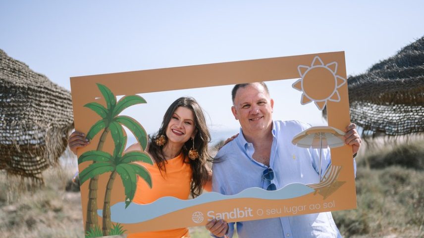 A brasileira Samantha Berenguer e o português Hugo Loureiro, sócios e fundadores da Sandbit — Foto: Divulgação
