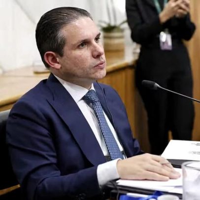 Motta leva PEC do fim da escala 6x1 ao plenário nesta quarta