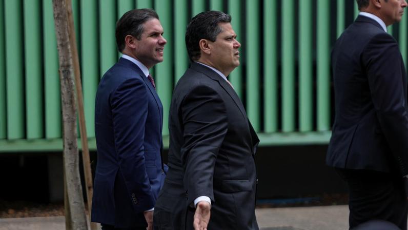Motta e Alcolumbre têm a pior imagem entre políticos, aponta Atlas/Intel