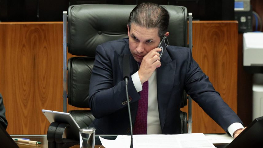 1 de 1 hugo-motta-preside-a-sessao-na-camara-dos-deputados-que-discute-projeto-de-lei-que-cria-a-politica-nacional-de-minerais-criticos-e-estrategicos-metreopoles-2