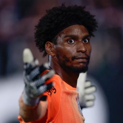 Corinthians vê Hugo valorizado, mas evita acelerar negociação