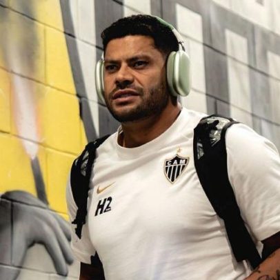 Hulk revela ter jogado lesionado e se emociona na despedida do Atlético-MG