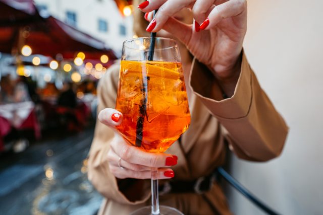 The UK’s ‘it-drink’ just got more appealing. Not only are Aperol and Hugo Spritzes delicious, but they also contain fewer calories than matcha and smoothies.