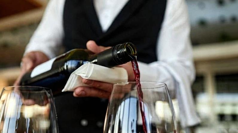 On-trade wine sales have dropped sharply in recent years, but pockets of growth are emerging across value-driven, white and sparkling categories. Changing consumer habits are reshaping how diners engage with wine, with flexibility, affordability and experimentation leading the way. Kathleen Willcox reports.
