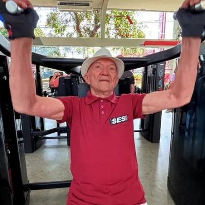 Idoso de 102 anos treina quase todo dia e atribui longevidade ao exercício