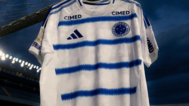 Camisa do Cruzeiro (Foto: Marco Galvão/Cruzeiro)