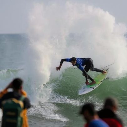 Filipe Toledo elimina Medina na WSL e assume liderança do ranking