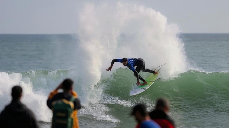 Filipe Toledo avançou às quartas de final na Nova Zelândia