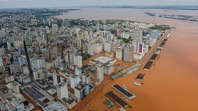 Calor, enchentes e fumaça levam OMS a discutir emergência climática global