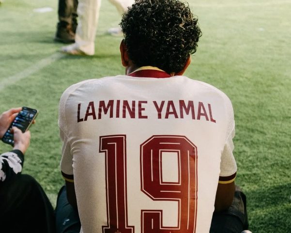 Lamine Yamal pode perder estreia da Espanha na Copa após lesão