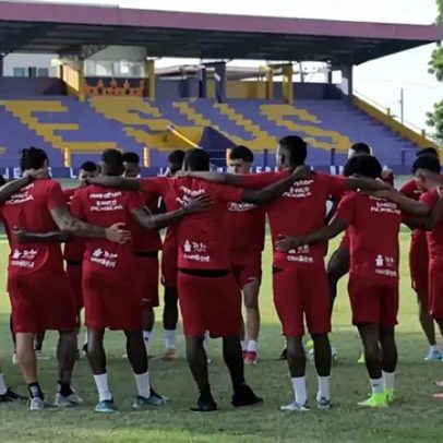 Crise política marca Barcelona-EQU a caminho do jogo contra o Cruzeiro