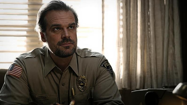 David Harbour em 'Stranger Things' — Foto: Reprodução