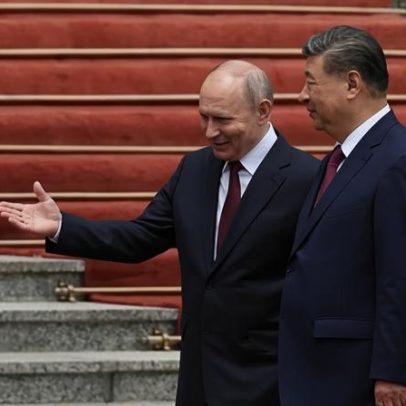 Kremlin afirma que comparar cerimônias de Xi para Putin e Trump não faz sentido