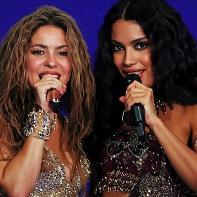 Shakira chama Anitta de deusa brasileira em megashow no Copacabana