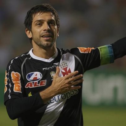 Vasco vence o Flamengo por 1 a 0 com gol de Juninho Pernambucano no fim