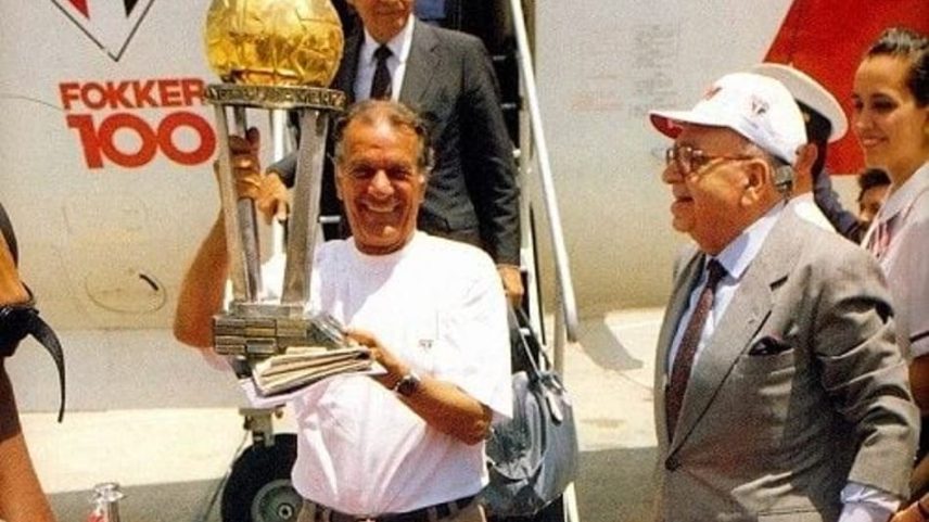 Telê Santana era o técnico do São Paulo e conquistava o mundo