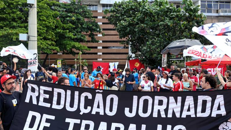 Protesto a favor da redução da carga de trabalho