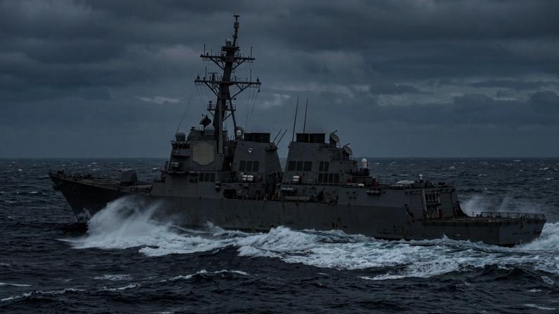 Destróier dos EUA com SPY-6 e 96 silos é a defesa antimíssil mais avançada