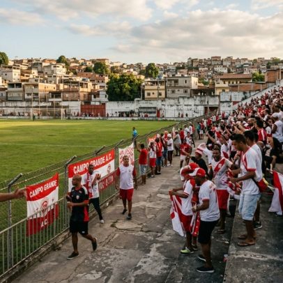 Arena com 10 mil lugares, inaugurada em 1946, palco histórico do futebol carioca