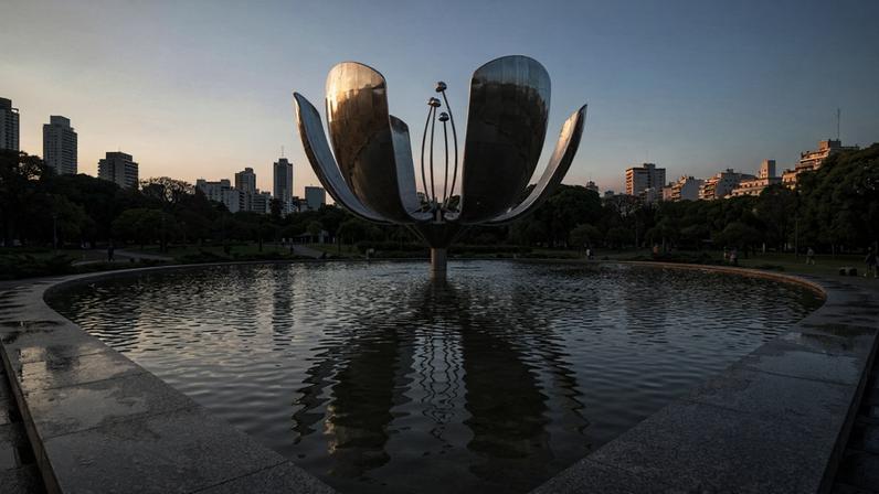 Floralis Genérica em Buenos Aires