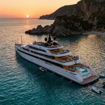 Superiate de 110 m e 100 hóspedes, maior símbolo de luxo nos mares
