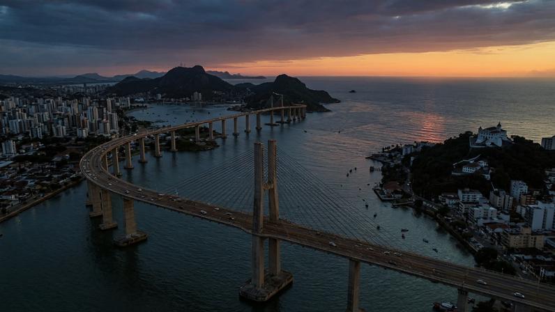 Ponte de 3,3 km e 70 m liga duas cidades do Espírito Santo desde 1989