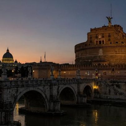 Mausoléu de Adriano, hoje fortaleza papal, símbolo da história de Roma
