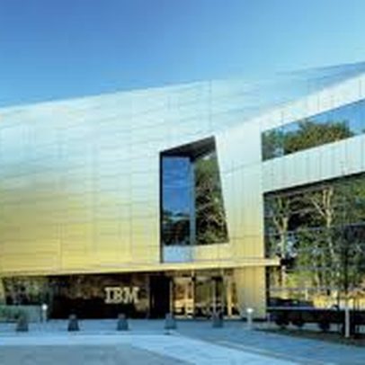 IBM lança agentes de IA para empresas e governos aumentando segurança de dados