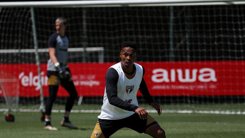 Wendell em treino no CT da Barra Funda — Foto: Divulgação / São Paulo