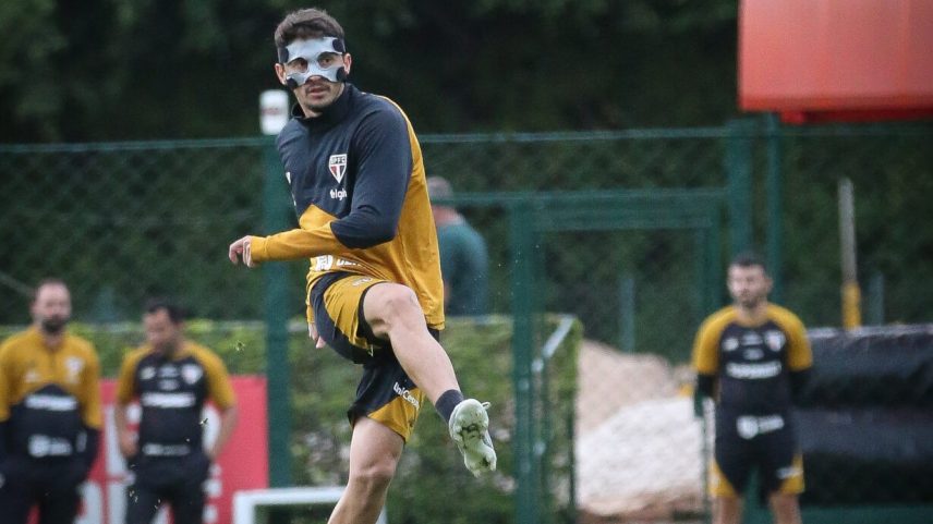 Pablo Maia participou de treinamento do São Paulo nesta quarta-feira — Foto: Rubens Chiri / São Paulo FC
