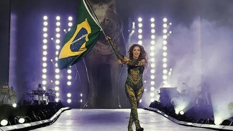 Vários veículos destacaram a relação antiga da cantora colombiana com o Brasil — Foto: Getty Images/BBC