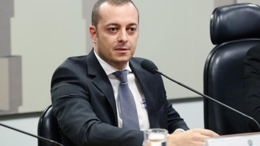 Jonathas Assunção Nery de Castro fala em comissão do Congresso