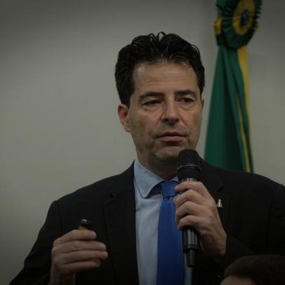 Ex-ministro de Bolsonaro traça plano econômico para Flávio