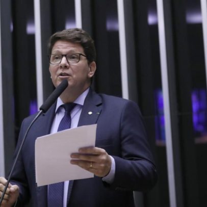 Mario Frias faz pedidos de viagens ao exterior de última hora à Câmara