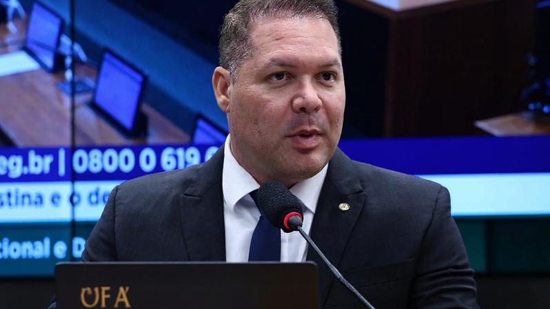 15/08/2023 - Comissão de Integração Nacional e Desenvolvimento Regional. Audiência Pública - Ferrovia Transnordestina e o desenvolvimento regional. Diretor de Gestão de Fundos da Sudene, Heitor Freire. Foto: Vinicius Loures / Câmara dos Deputados