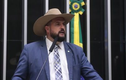 Oposição apresenta novo pedido de impeachment de Moraes após barrar Dosimetria