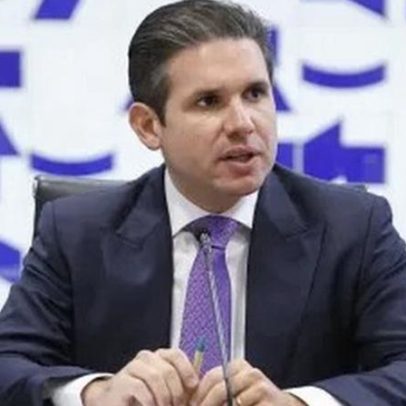 Hugo Motta propõe debates estaduais sobre o 6x1 na Paraíba