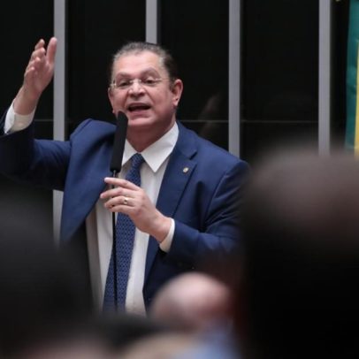 Líder do PL na Câmara defende Flávio Bolsonaro: patrocínio privado