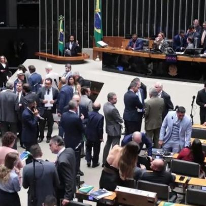 Câmara aprova em primeiro turno PEC do fim da escala 6x1 e redução da jornada