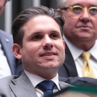 Hugo Motta defende fim da escala 6×1 e aponta texto de convergência