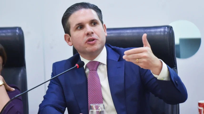 Mesma postagem sobre maioridade penal foi vista como suspeita em MG e como direito de expressão no DF. (Foto: Josemar Gonçalves / Câmara dos Deputados)
