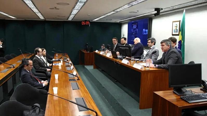 Audiência pública em comissão externa sobre pirataria (Vinicius Loures/Câmara dos Deputados)