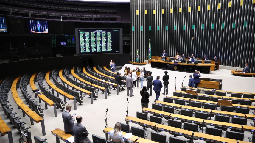 Texto prevê que produtor rural deve ser notificado para prestar esclarecimentos, além de limitar medidas cautelares. (Foto: Bruno Spada / Câmara dos Deputados)
