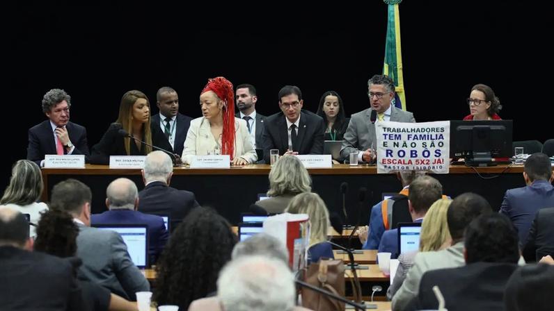 Comissão especial na Câmara aborda a PEC que acaba com a escala 6x1