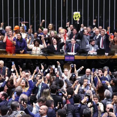 Câmara aprova PEC que encerra a escala 6×1 e define próximos passos