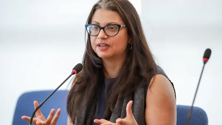 A coordenadora de Pesquisas por Amostra de Domicílios do IBGE, Adriana Beringuy, durante entrevista coletiva para divulgar a Pesquisa Nacional por Amostra de Domicílios Contínua (PNAD Contínua) - Trabalho de Crianças e Adolescentes de 5 a 17 anos de idade - 2022 . Foto: Antônio Cruz/Agência Brasil