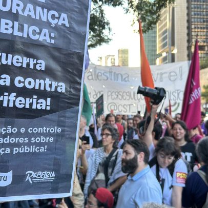 Cordão da Mentira realiza ato na Paulista para relembrar Crimes de Maio